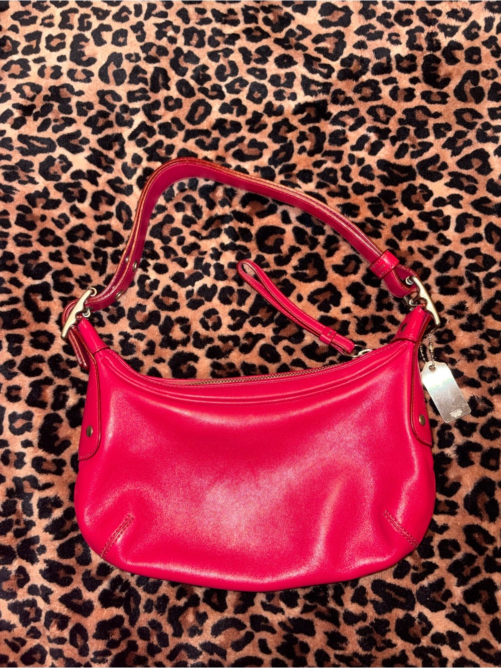 Coach Hot Pink bag with adjustable strap - Picture 2 of 5